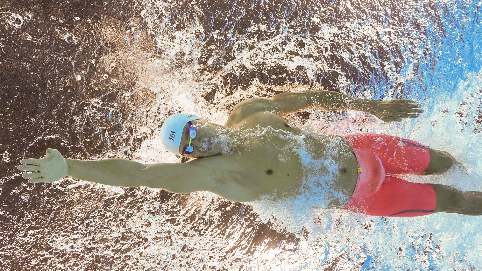 “安赫尔·巴尔博萨的全能进攻与敏捷防守，成为美洲狮队立足国际赛场的重要力量”