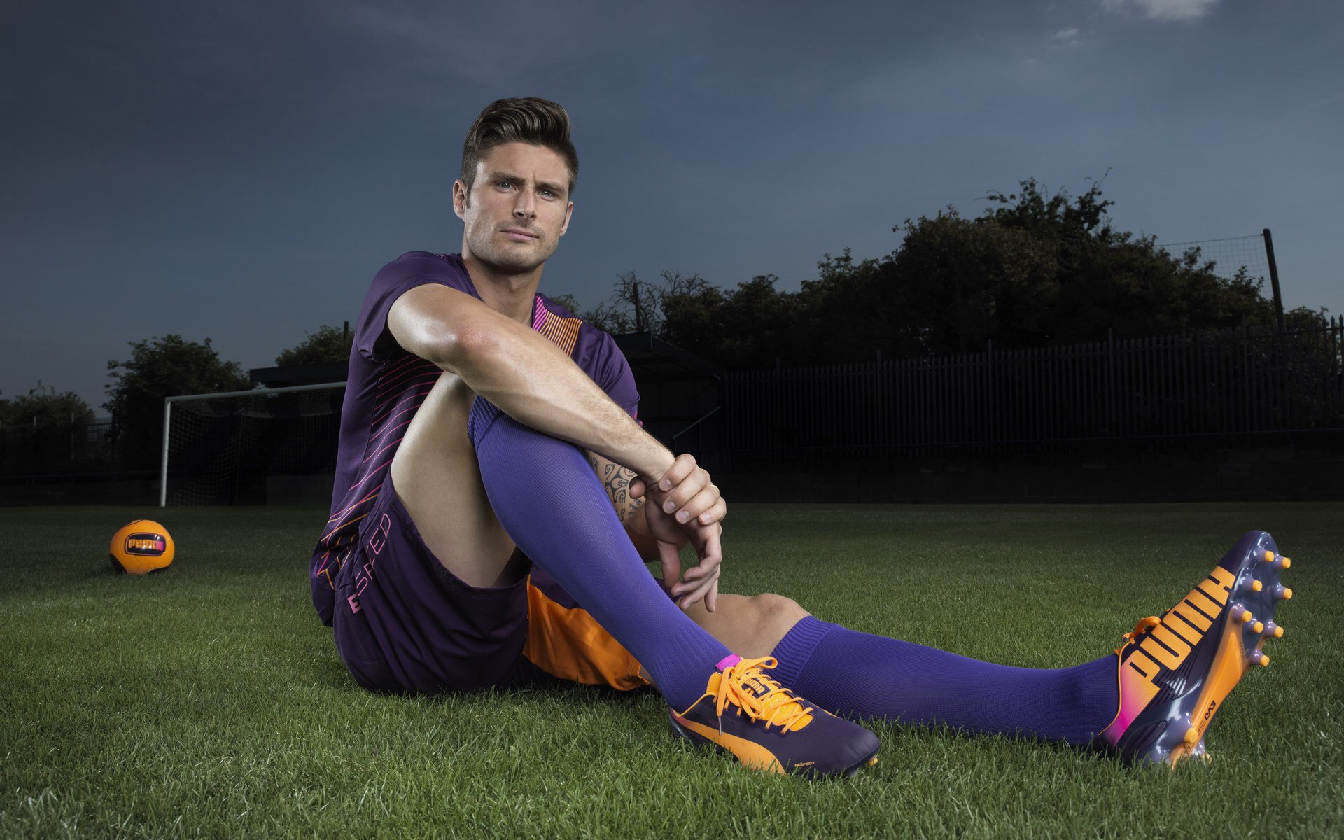 爱游戏体育在线-世界杯激战不断：逆转逆境中的经典瞬间，世界杯超燃视频